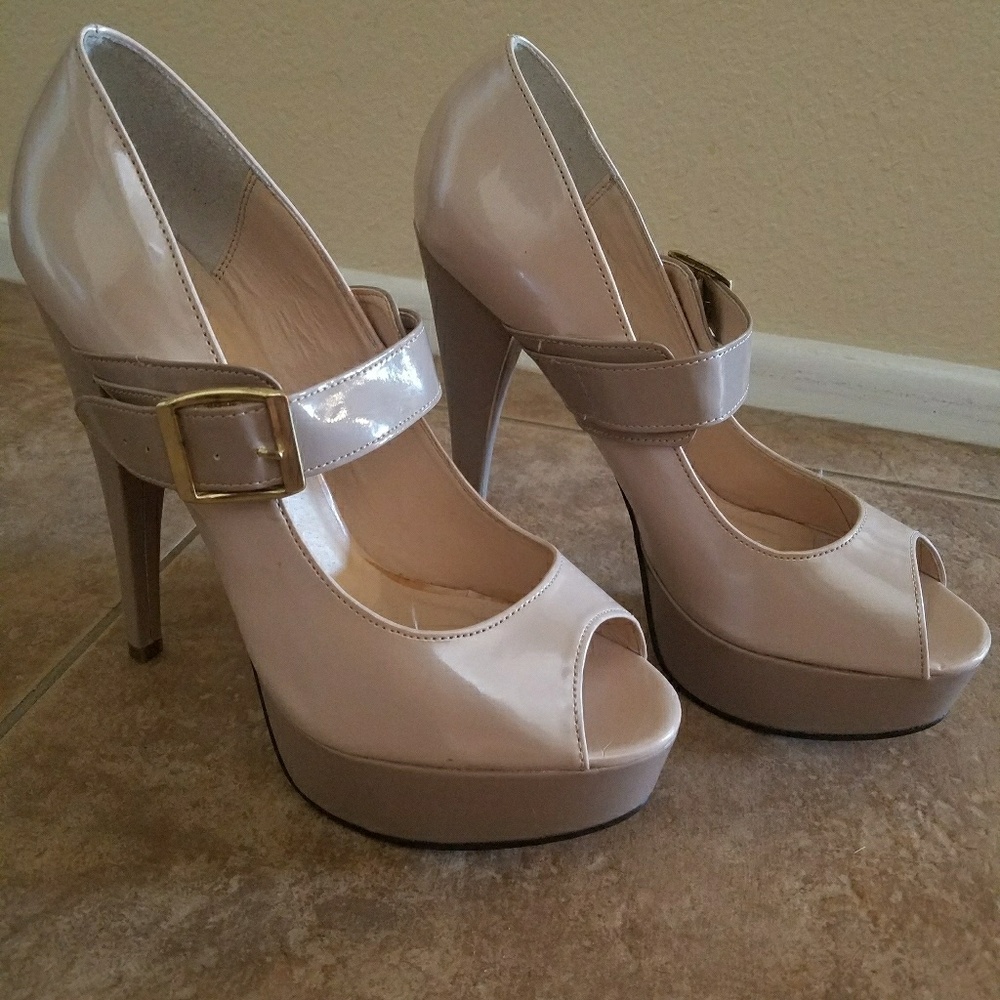 Steve Madden: Platform heels